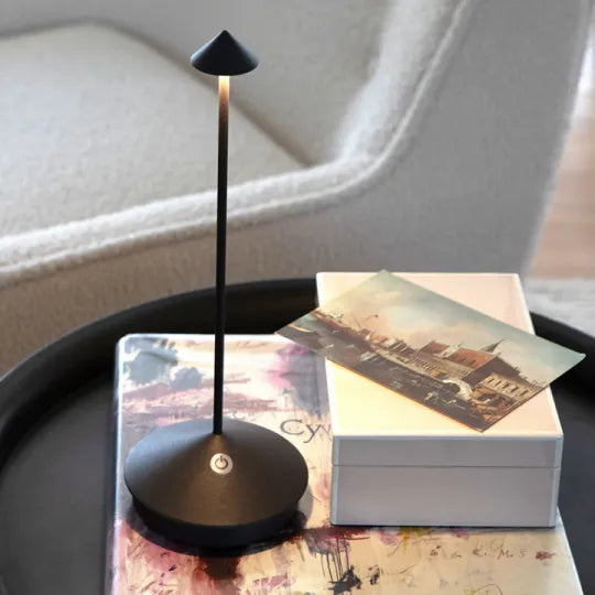 Luna | Wireless LED table lamp