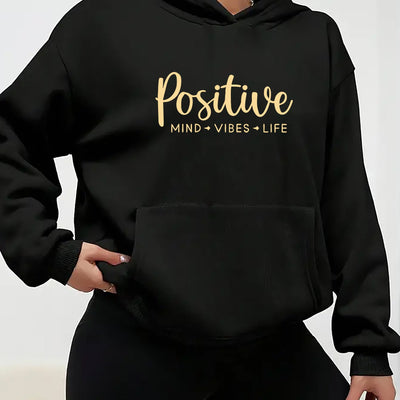 Noa | Modieuze dames hoodie met letterprint en kangoeroezak