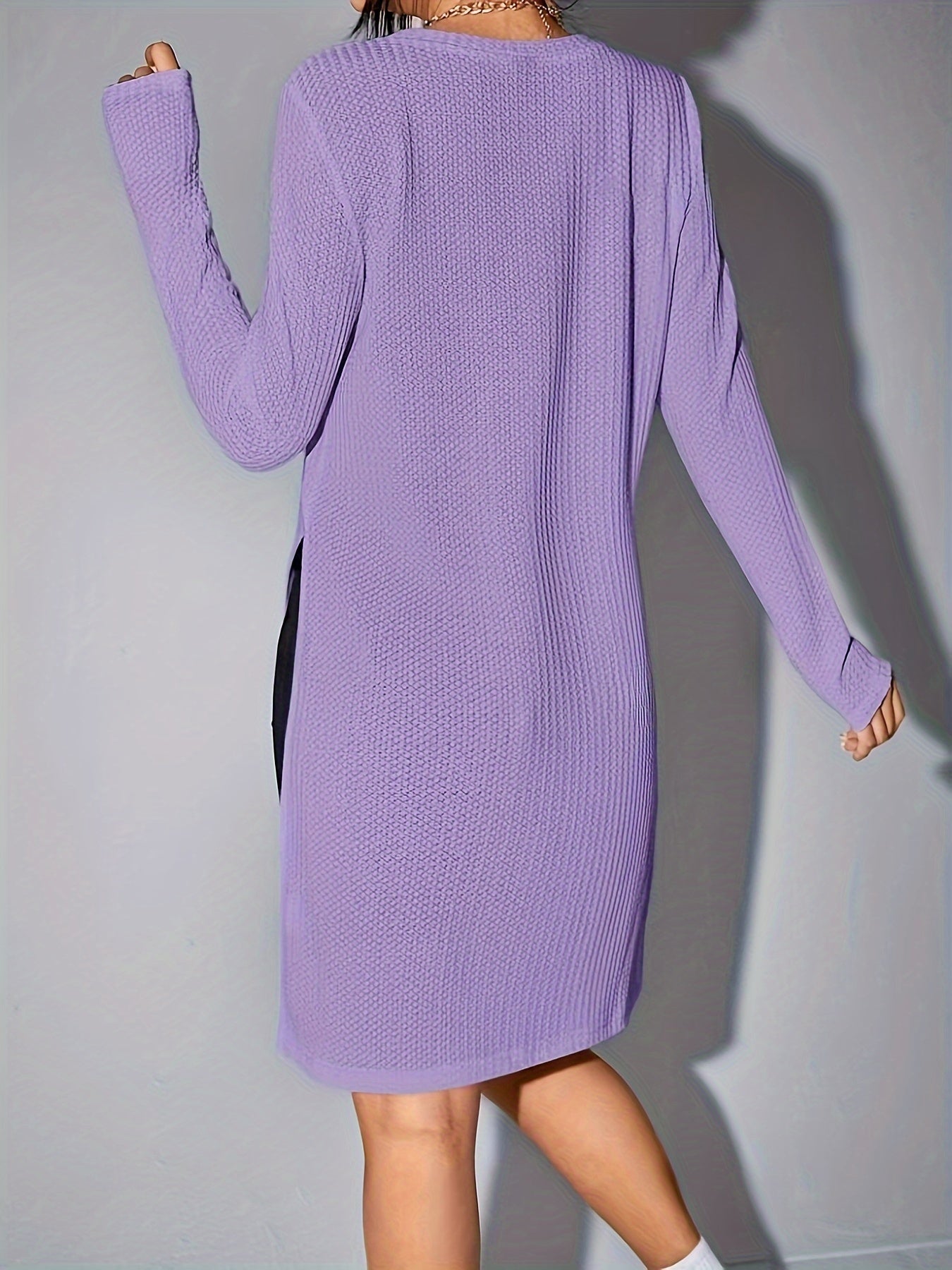 Lara | Casual long-sleeved T-shirt with split hem