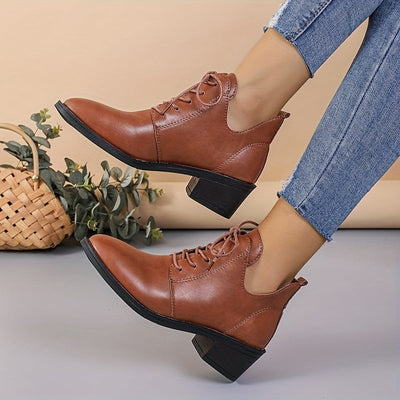 Loes | Stylish solid-color boots with lace-up closure and block heel