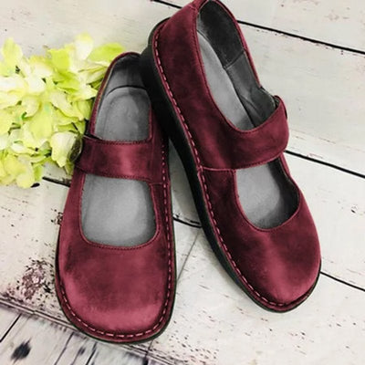Elegant women's shoes with decorations