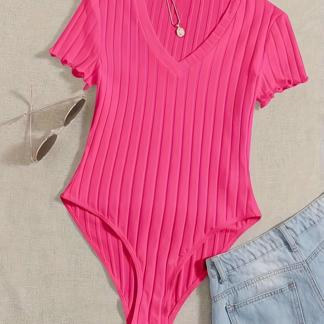 Evelien | Solid color V-neck bodysuit