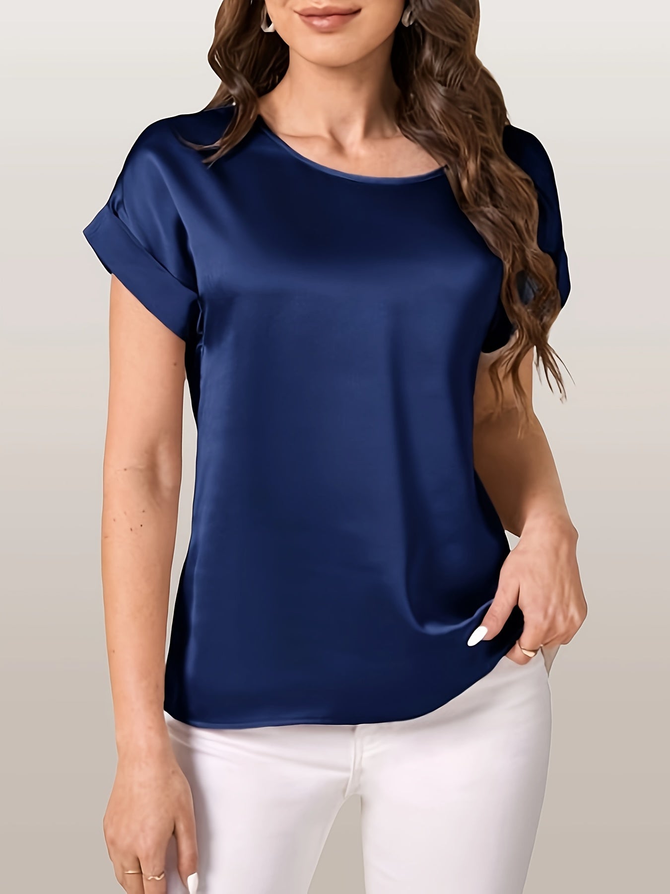 Femke | Elegant loose versatile T-shirt with short sleeves