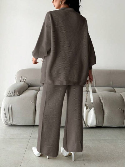 Galina - Knitted Set with V-Neck