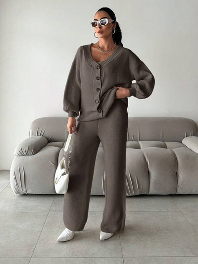 Galina - Knitted Set with V-Neck