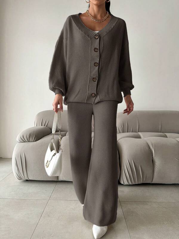 Galina - Knitted Set with V-Neck