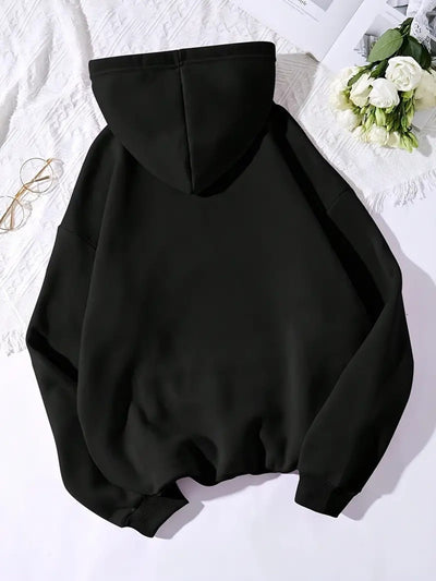 Noa | Modieuze dames hoodie met letterprint en kangoeroezak