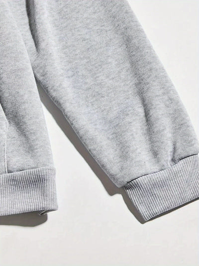 Noa | Modieuze dames hoodie met letterprint en kangoeroezak