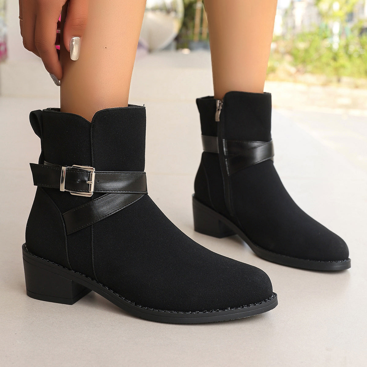 Loes | Retro black cowboy boots for women