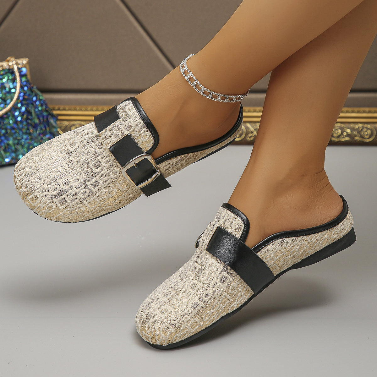 Nina | Chic women's mules with a comfortable flat sole
