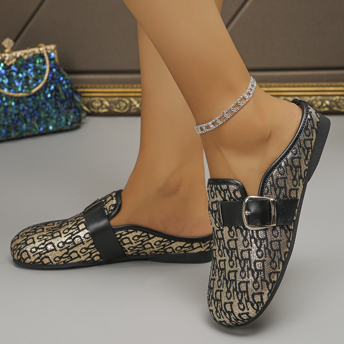 Nina | Chic women's mules with a comfortable flat sole