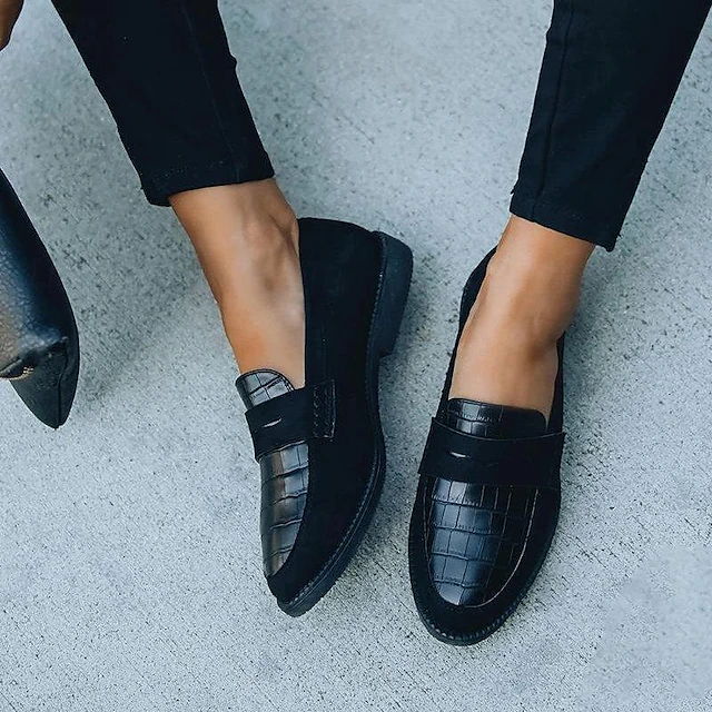 Dames loafers met krokostructuur – Slip-on model met amandelneus