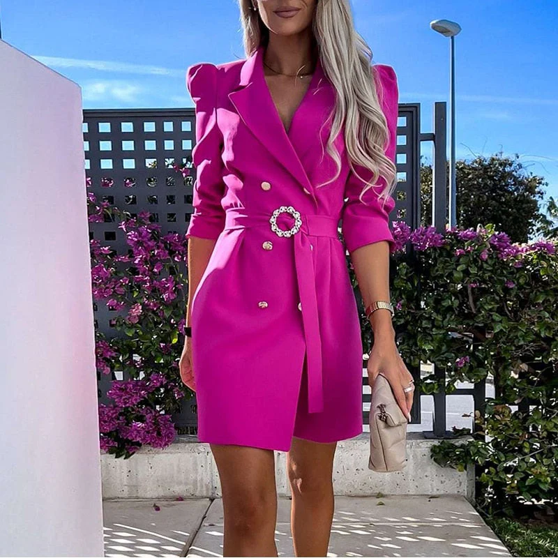 Blazerjurk met Strikceintuur en Goudkleurige Knopen – Statement Chic