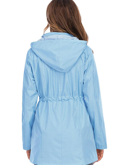 Sophie | Halflange regenjas met capuchon en rits