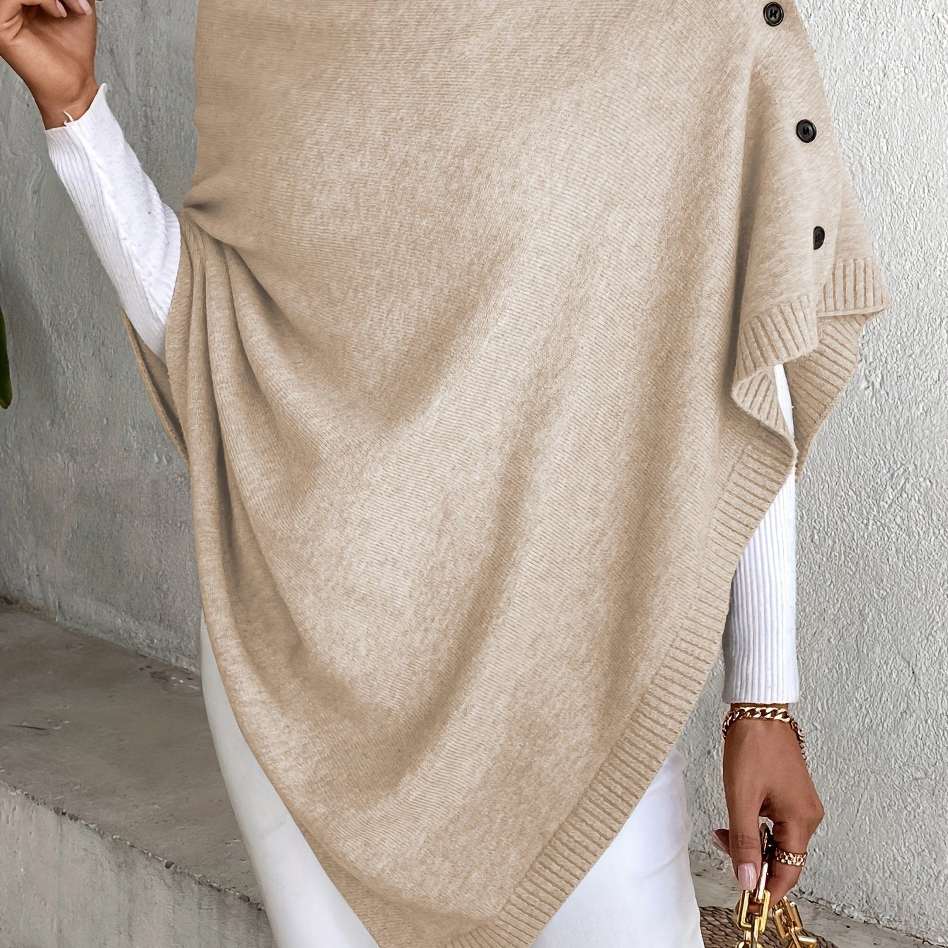 Eva | Plain knitted cape