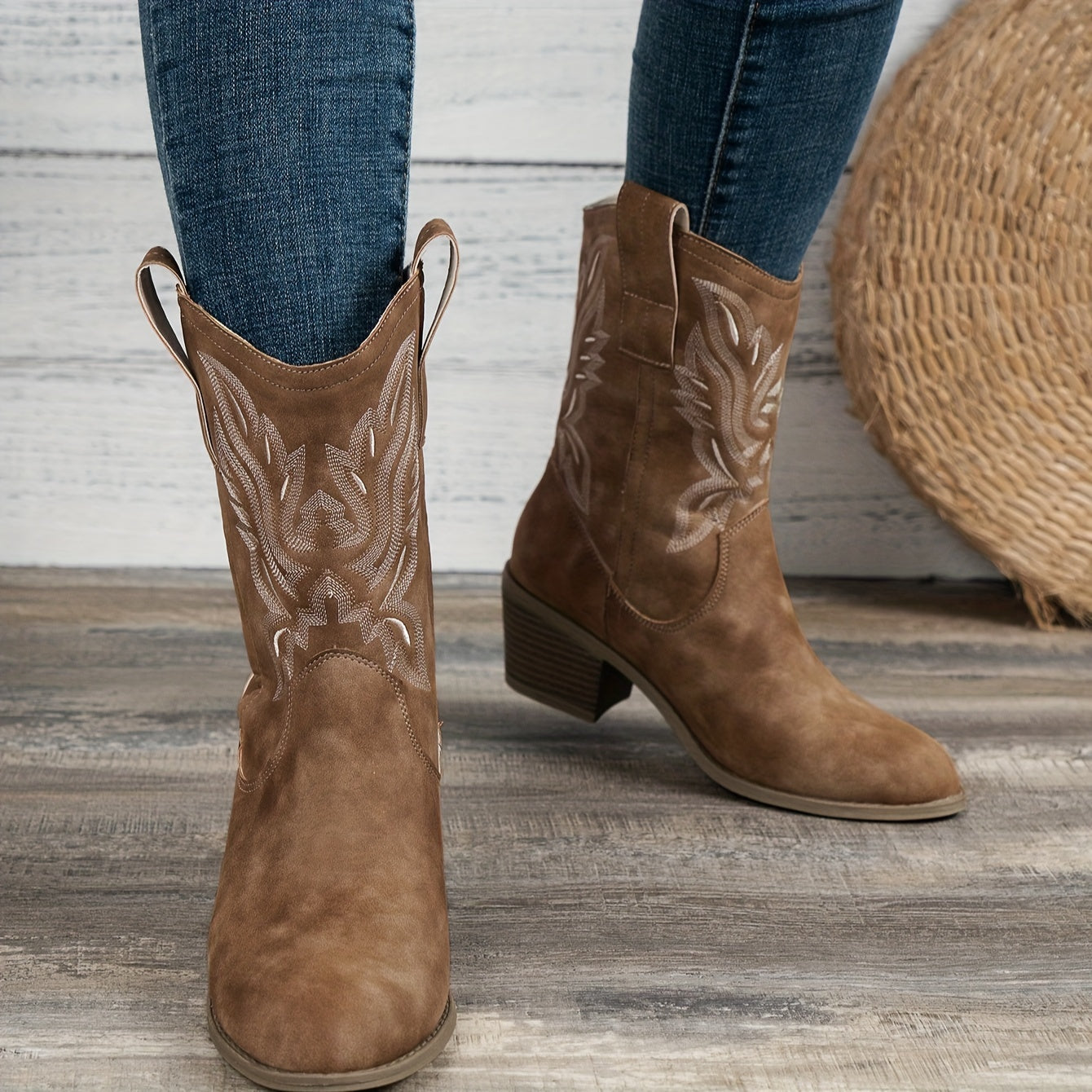 Lora - Stylish Cowboy Boots