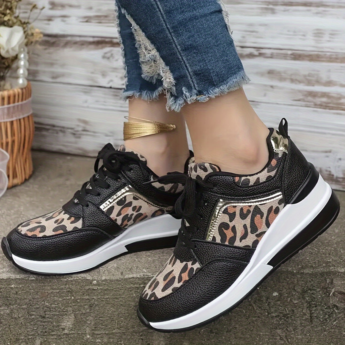 Nina | Women's sneakers with leopard print