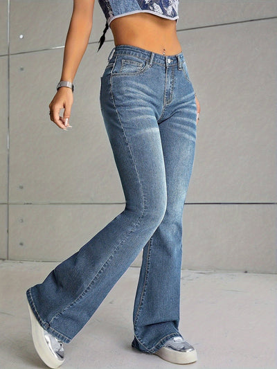 Elin | Elegant washed flare jeans with frayed hem