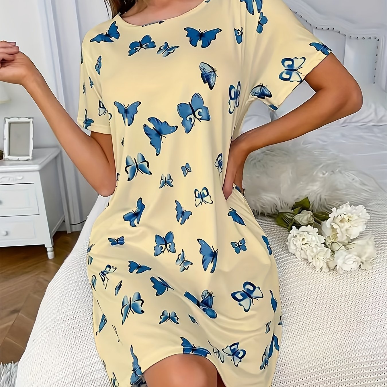 Lotte | Casual nightgown with butterfly print and short sleeves