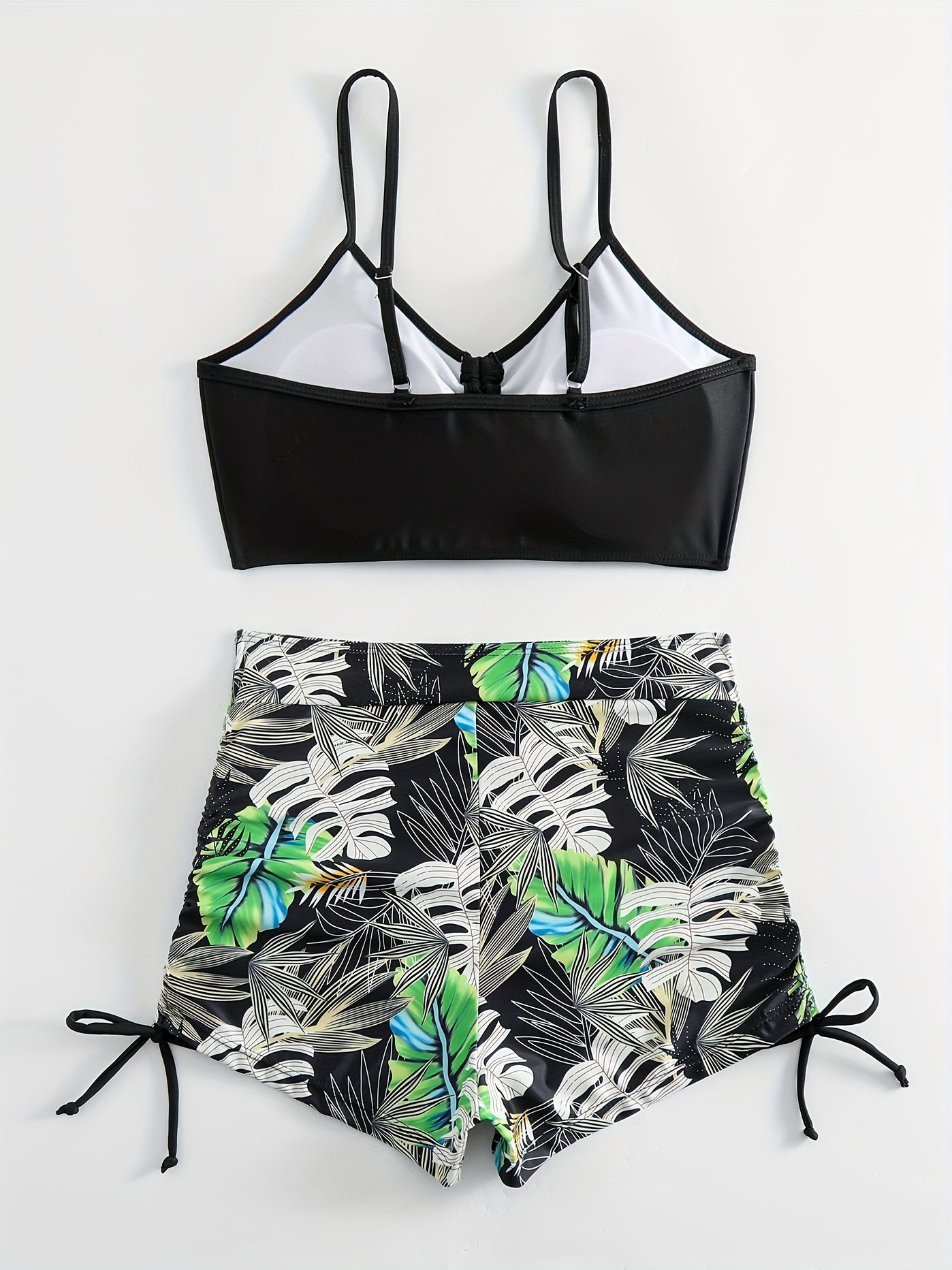 Lana | High-waisted bikini set with tropical leaf print 