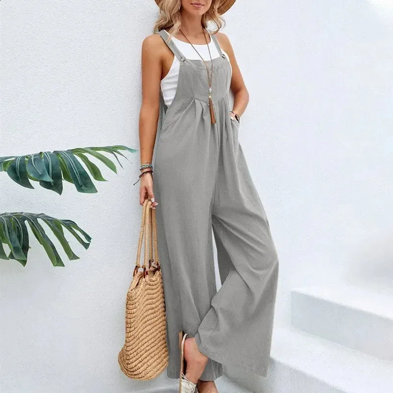 Airy Women's Jumpsuit with Wide Legs – Casual Overall Look 