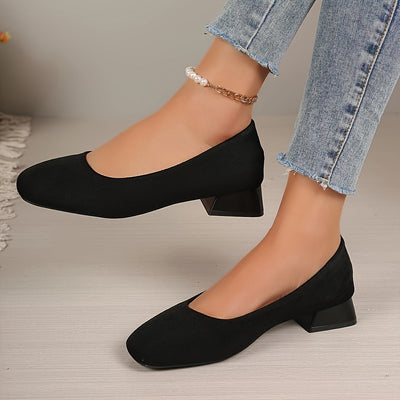Noortje | Zwarte flanellen pumps met blokhak