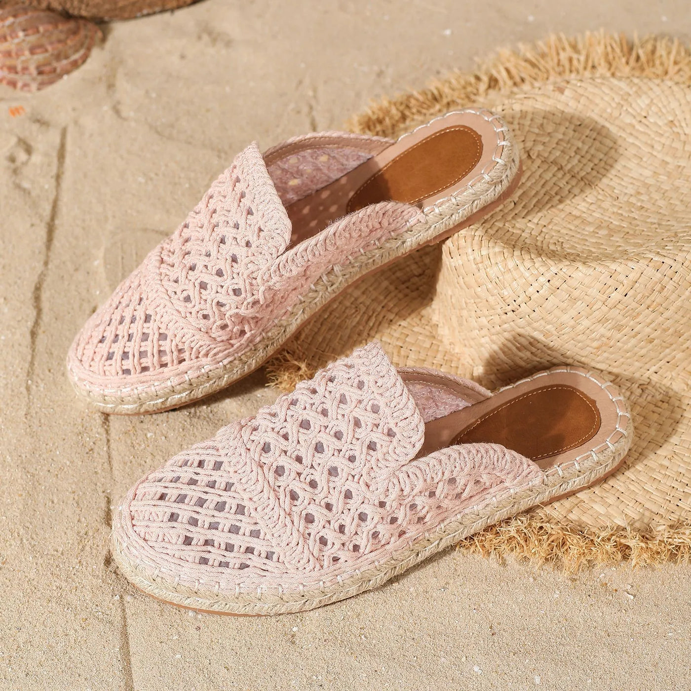 Good - Closed toe, hollow toe, round toe slippers for summer