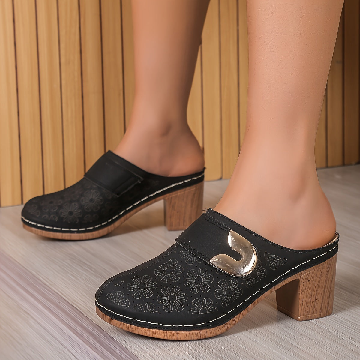 Luna | Fashionable women's sandals with floral pattern and thick heel