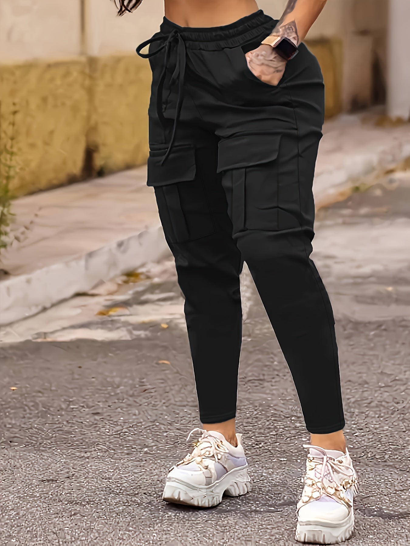 Emma | Solid color cargo joggers with pockets