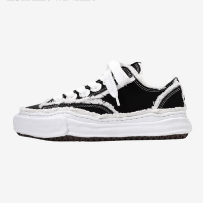 Flare Sneaker | All Black