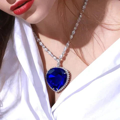 BlueHeart Kristal Sieraad – Subtiele Elegantie & Tijdloze Schoonheid