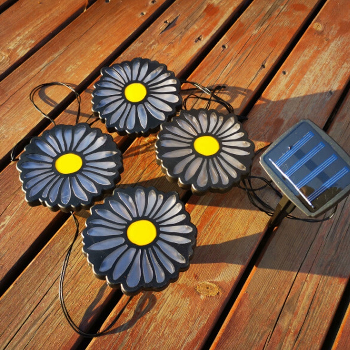 Volmira - Bright Daisy Solar Outdoor String Lights