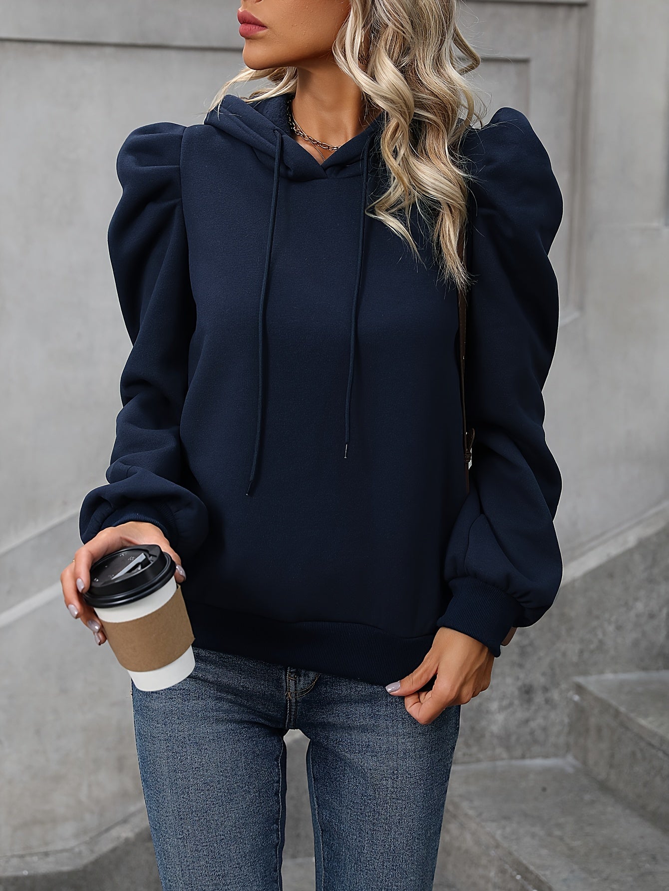 Emma | Sturdy hoodie with drawstring and puff sleeves
