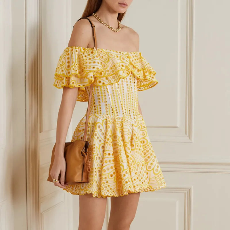 Hanna - Half doorschijnende off-shoulder jurk met ruches