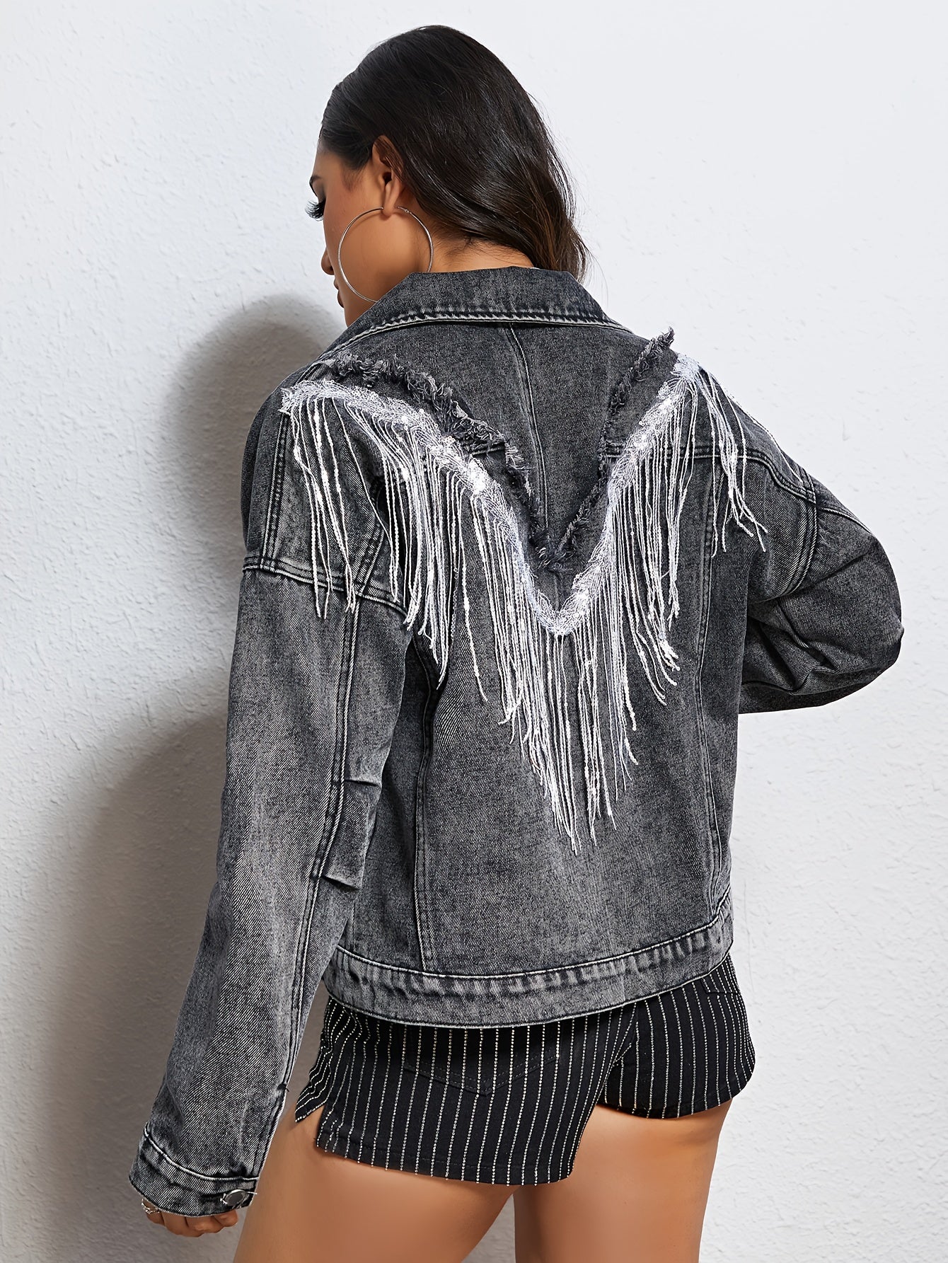 Lara | Light blue denim jacket with sequins and button closure