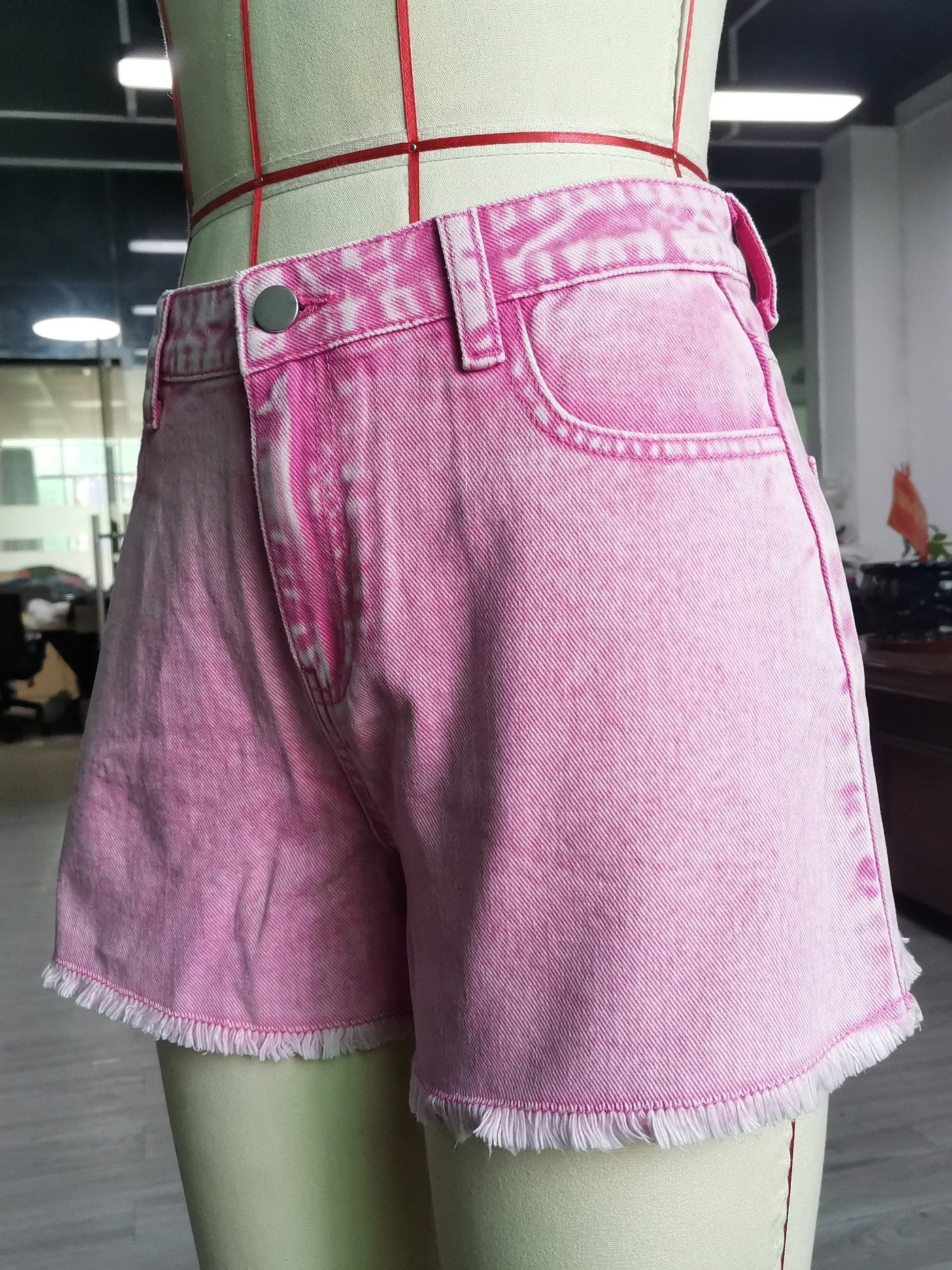 Lotte | White jeans with an unfinished hem and a high waist