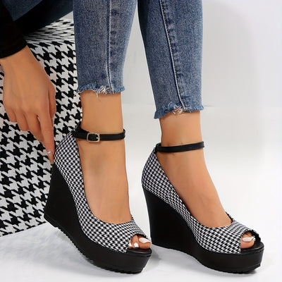 Luna | Black women's sandals with wedge heel