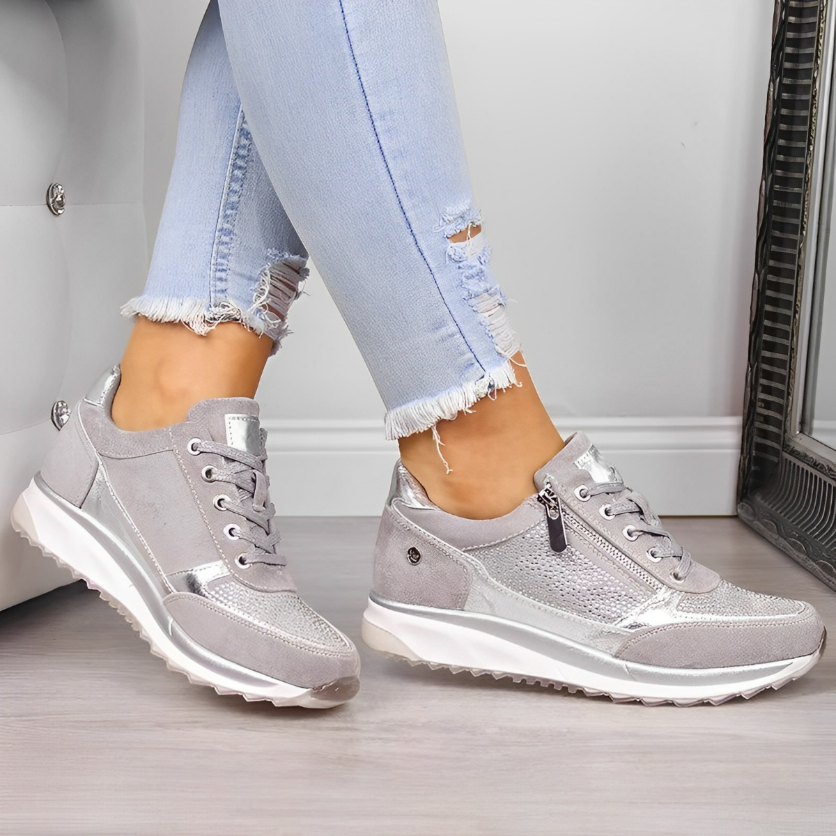 Eliana | Zippered sneakers 