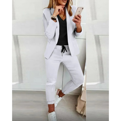 Lena | Slim-fit blazer and trouser set in solid color