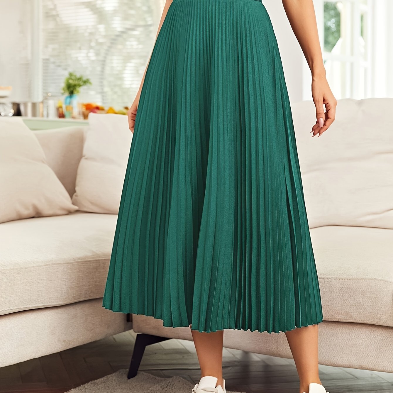 Evelien | Solid color high-waisted pleated skirt