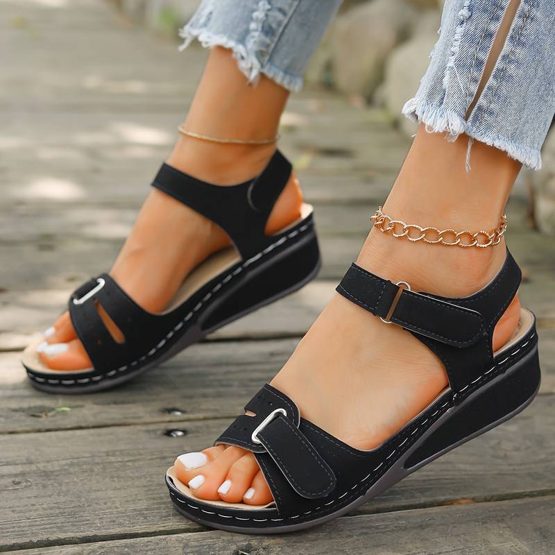 Fashionable orthopedic sandals for summer