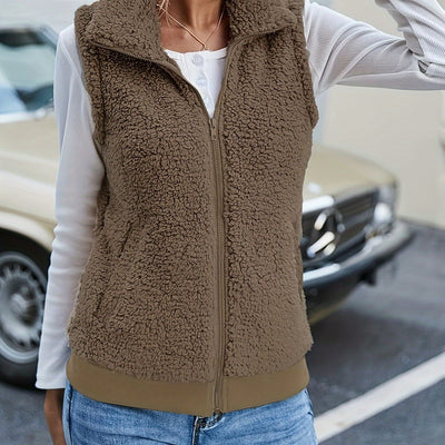 Fleur | Plush zipper vest in solid color