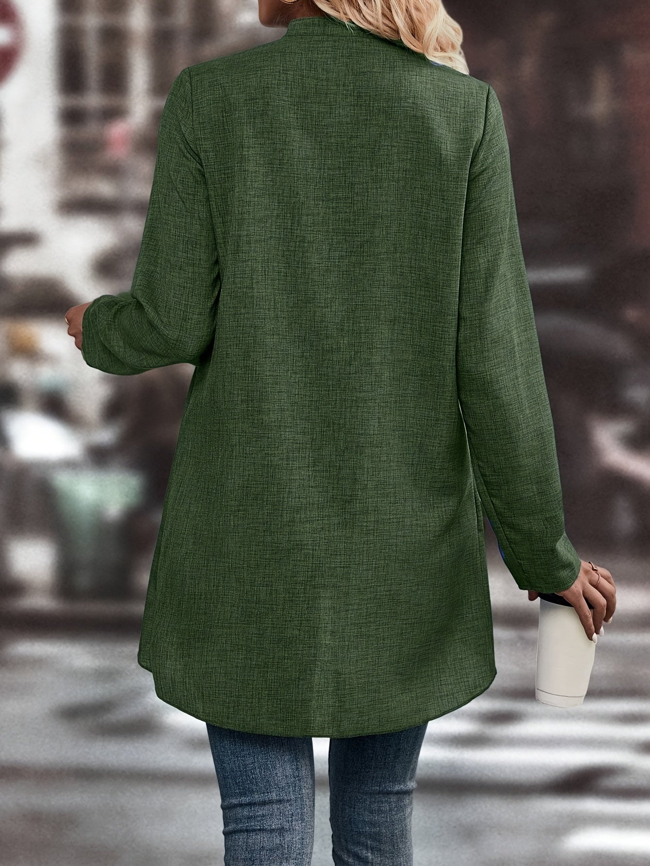 Fleur | Elegant blouse with button closure