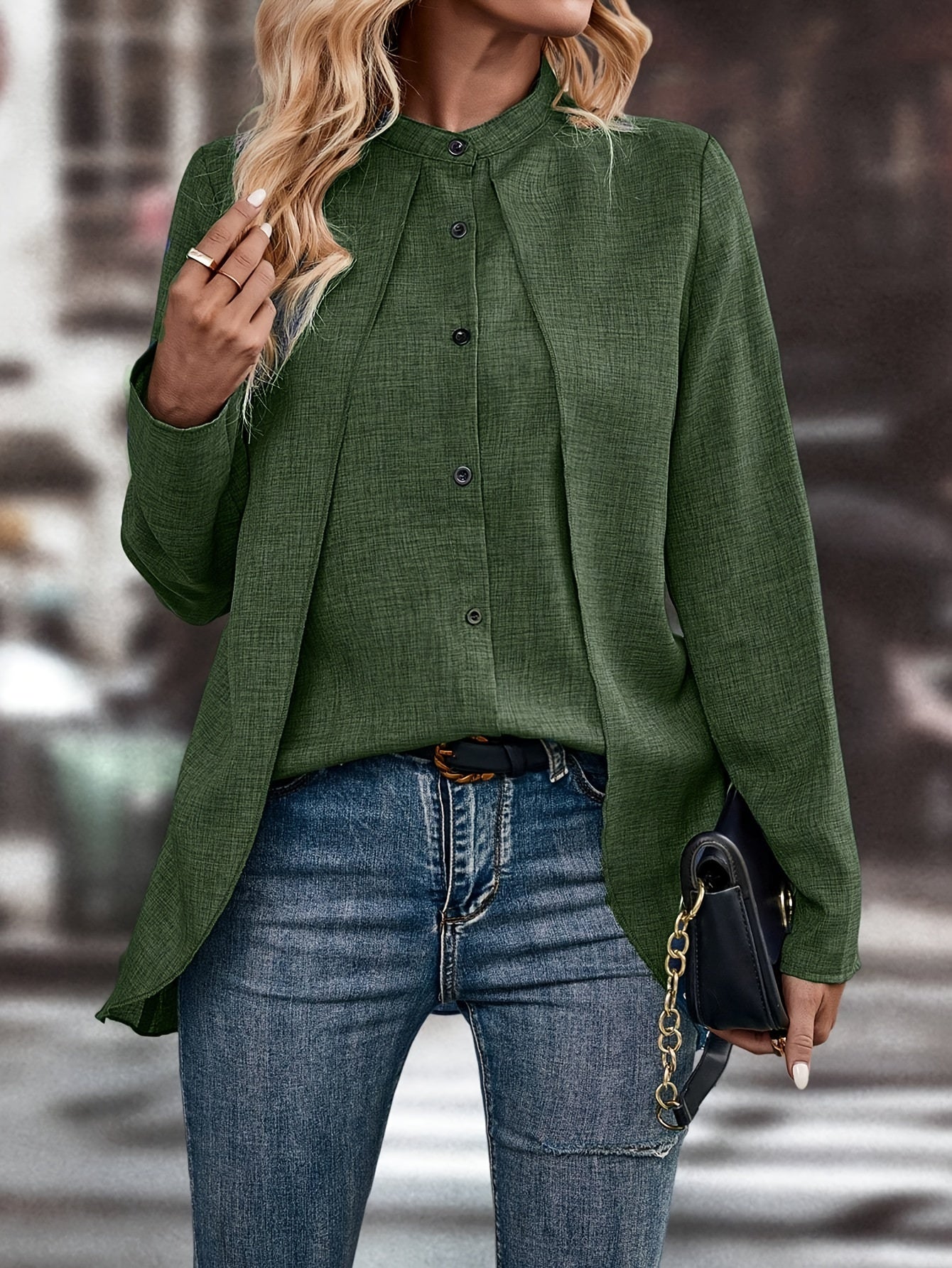 Fleur | Elegant blouse with button closure