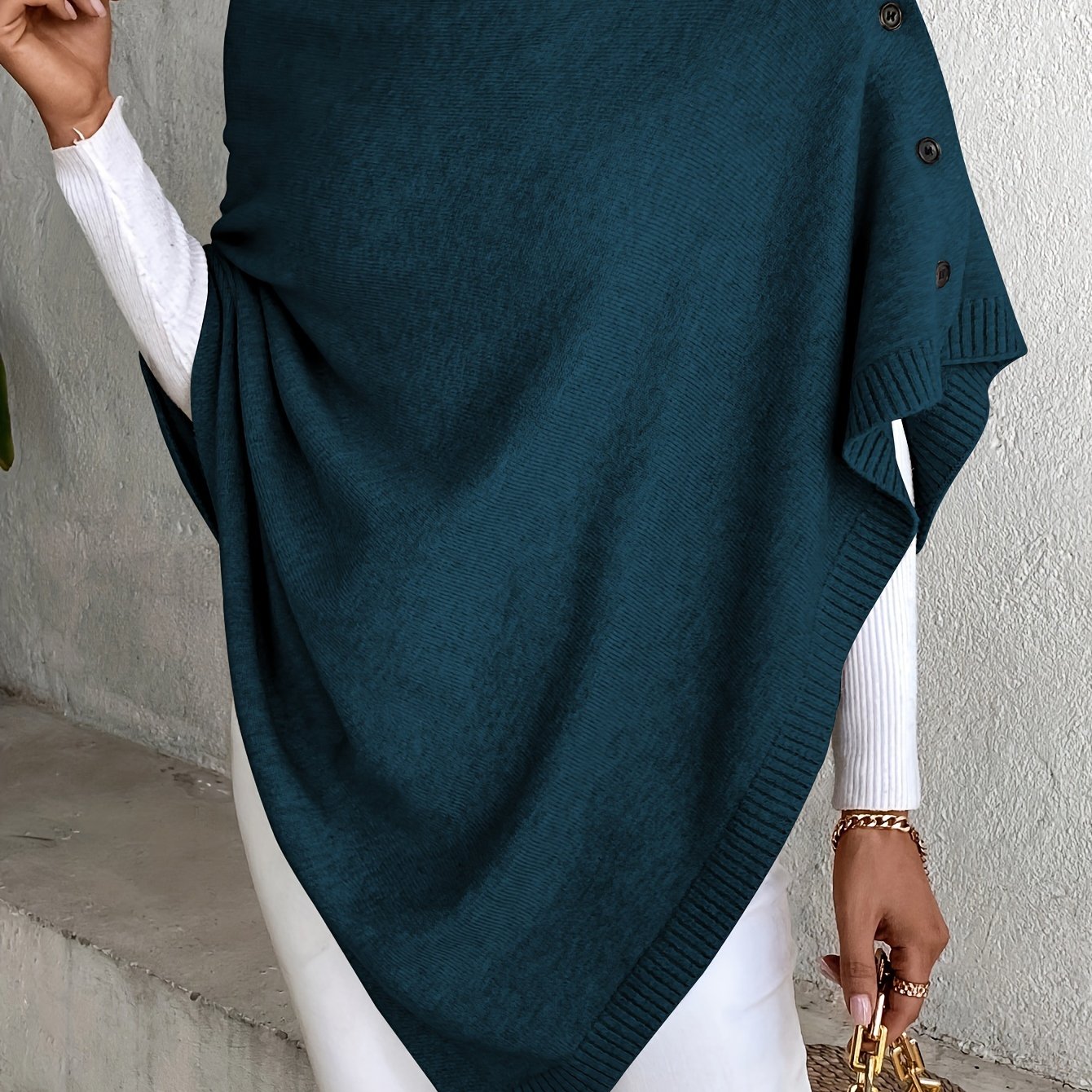 Eva | Plain knitted cape
