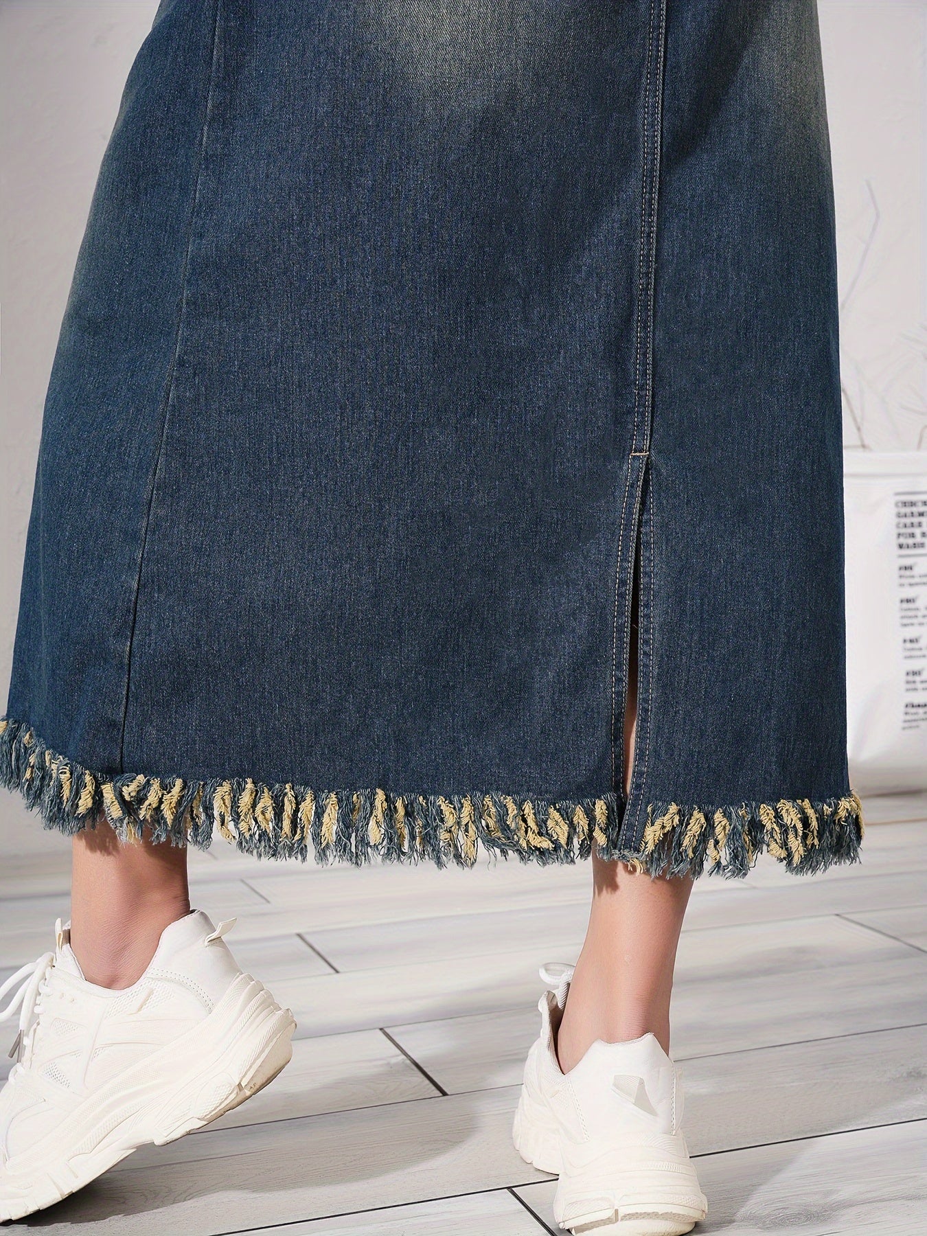 Lotte | Casual denim maxi-jurk met raw hem en verstelbare band