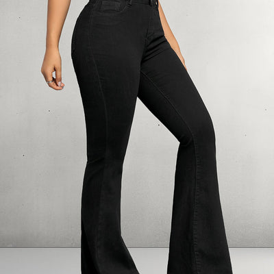 Nina | Elegante zwarte flare jeans met knoopdetail