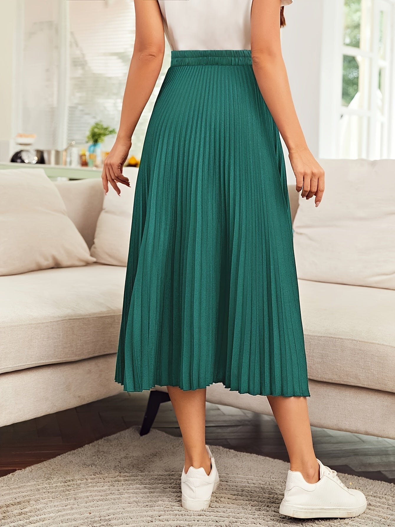 Evelien | Solid color high-waisted pleated skirt