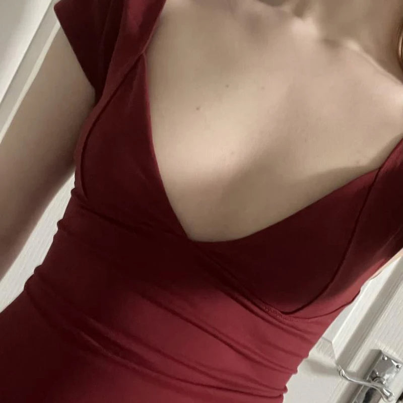 Elara - V-Neck Fitted Top