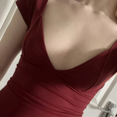 Elara - V-Neck Fitted Top